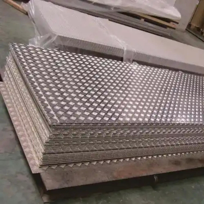 304 Embossed Stainless Steel Sheets Plates 1350 * 6000mm Size 0.55mm 0.65mm Thickness Cold-rolled Non-slip Toilet Plates JIS