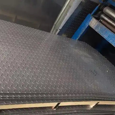 304 Embossed Stainless Steel Sheets Plates 1350 * 6000mm Size 0.55mm 0.65mm Thickness Cold-rolled Non-slip Toilet Plates JIS